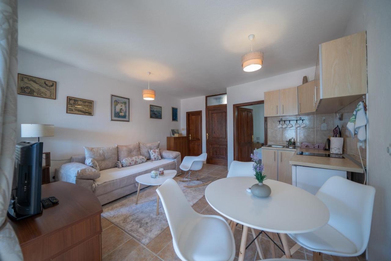 Apartments Franovic Пераст Экстерьер фото