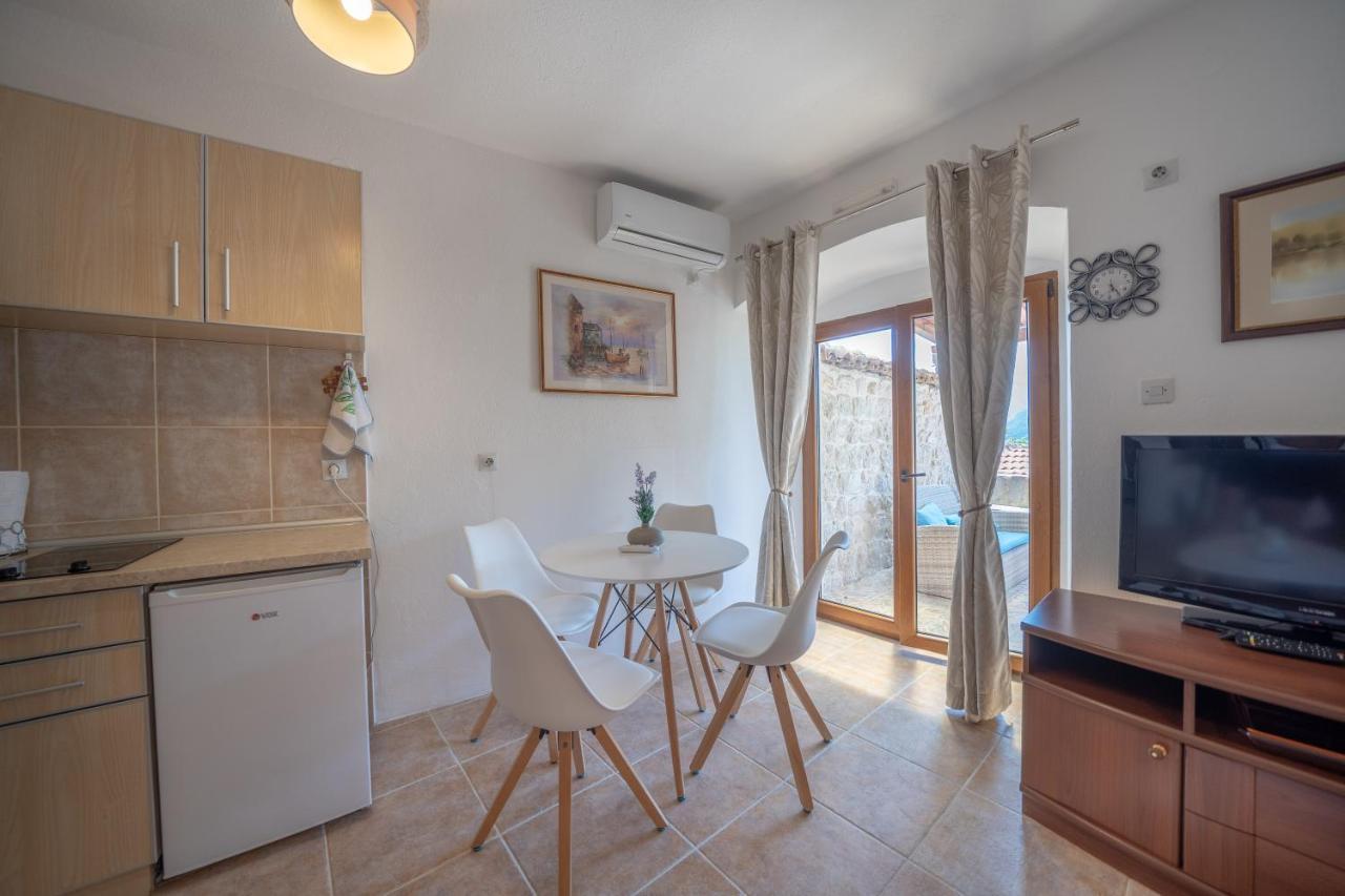 Apartments Franovic Пераст Экстерьер фото